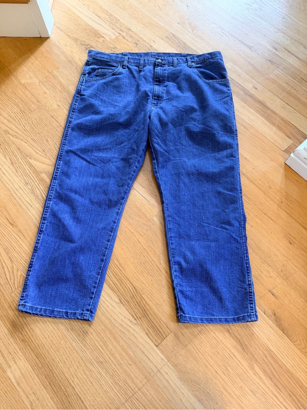Mens Size 44x28 "Wrangler" Straight Jeans in Deep Blue GUC